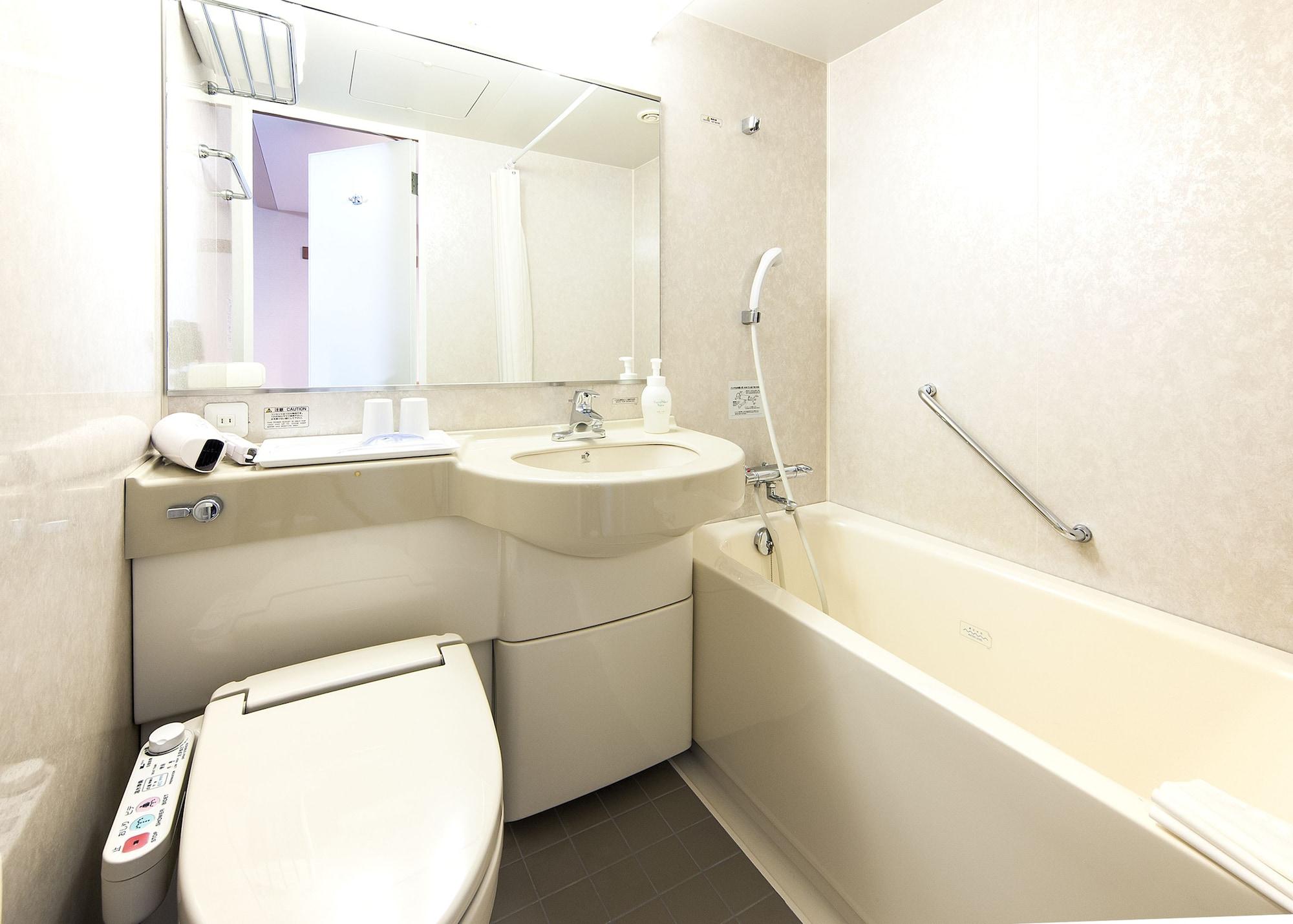 Daiwa Roynet Hotel Toyama Station Екстериор снимка