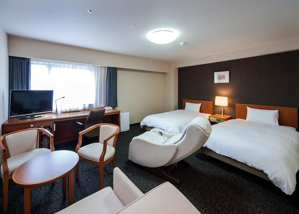 Daiwa Roynet Hotel Toyama Station Екстериор снимка