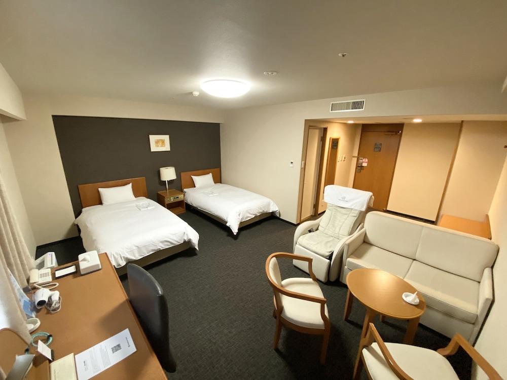 Daiwa Roynet Hotel Toyama Station Екстериор снимка