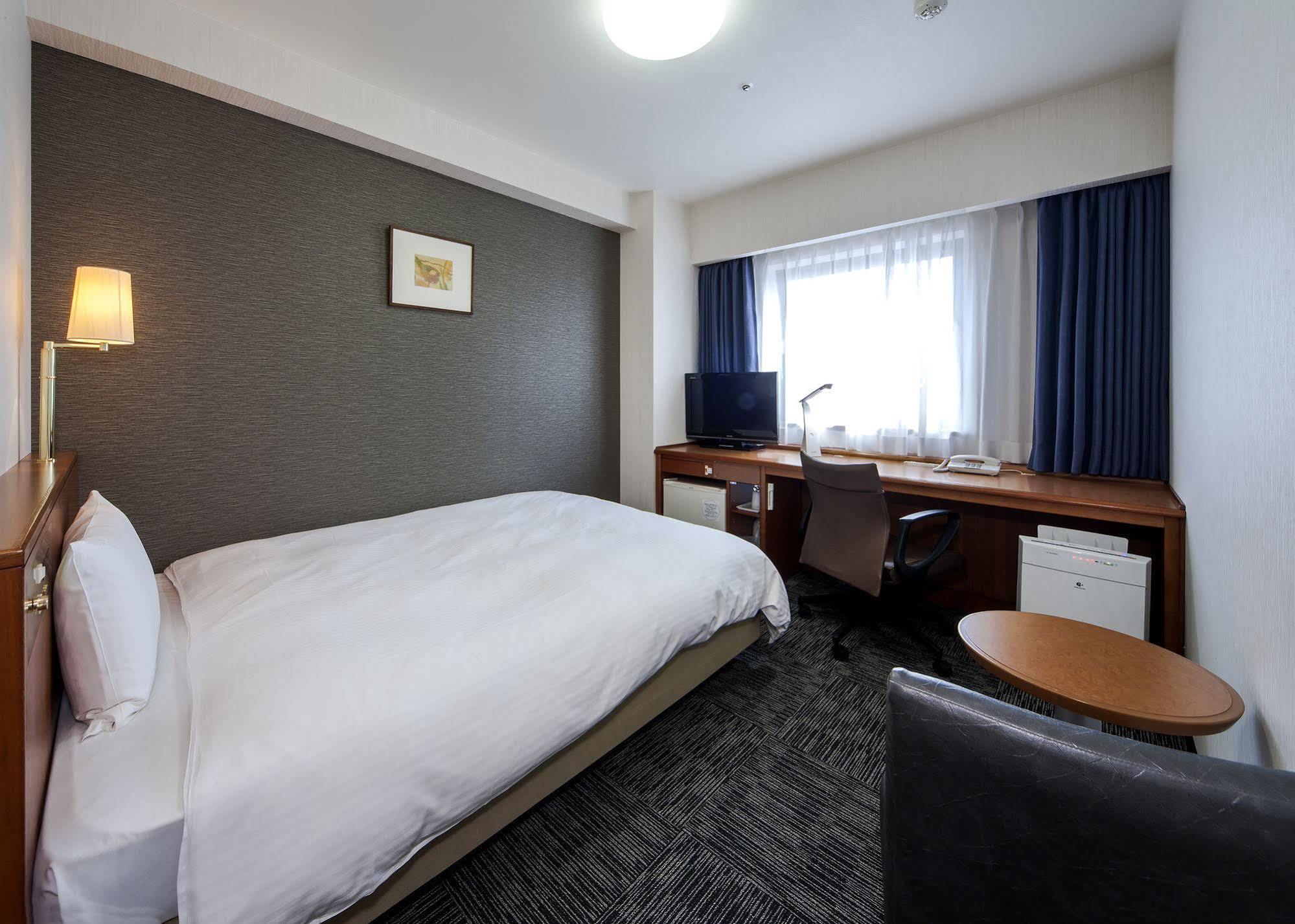 Daiwa Roynet Hotel Toyama Station Екстериор снимка